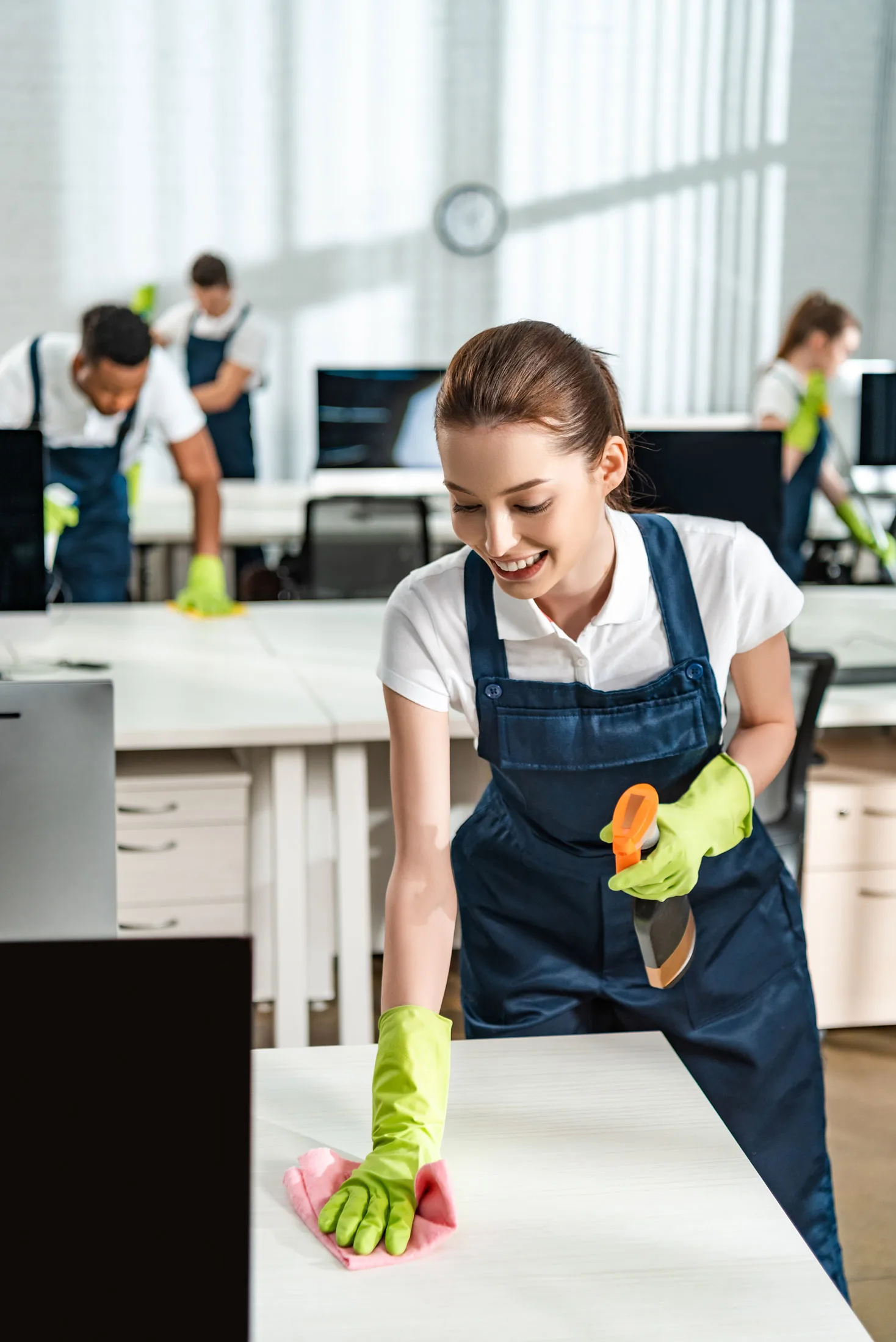 HUSS Gebäudeservice bei der Arbeit